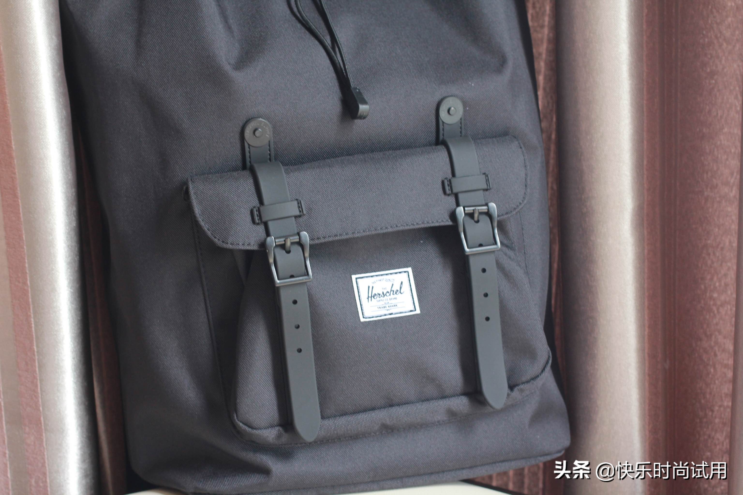 双肩包推荐学生党潮牌herschel,herschel双肩包是真皮吗