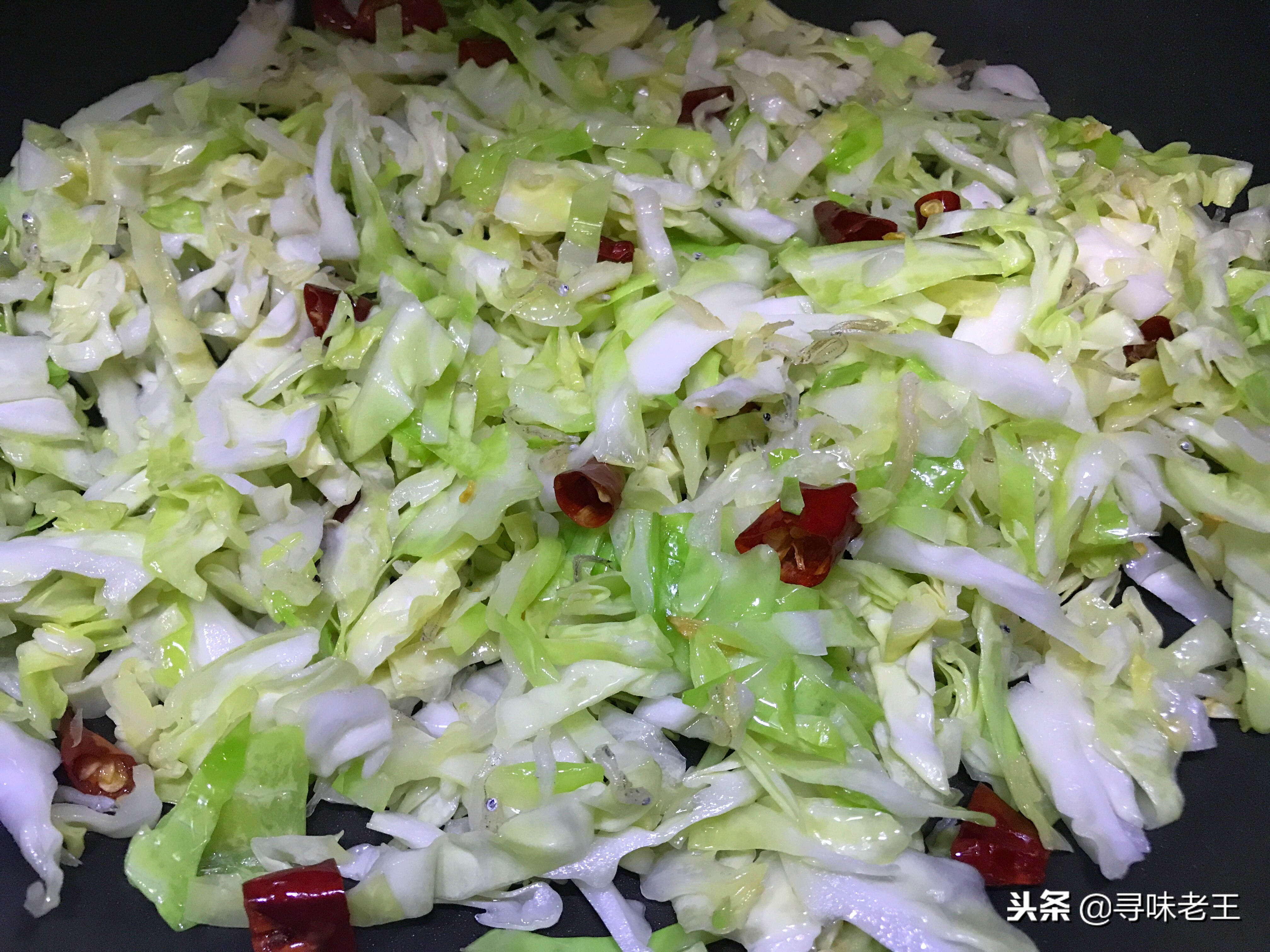饭店里的干锅包心菜是怎么做的,包心菜最好吃的6种做法