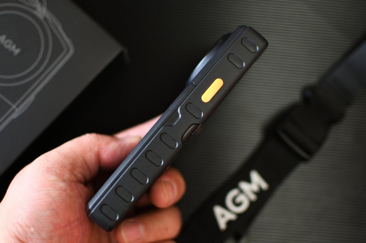 4G双卡超大声，自带微信的智能大哥大，让老年人也能用上健康码