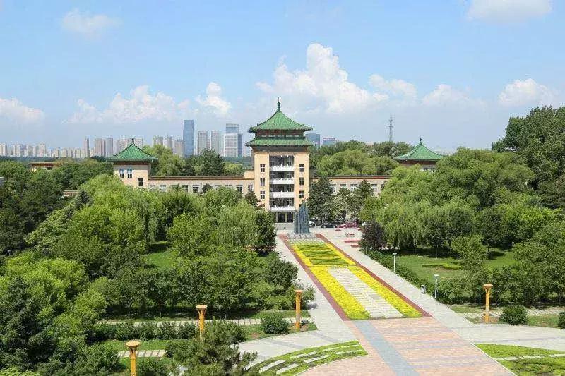 吉林农业大学招生就业工作处处长、副处长共同做客吉林日报直播间，周恩来总理曾为它题写校名