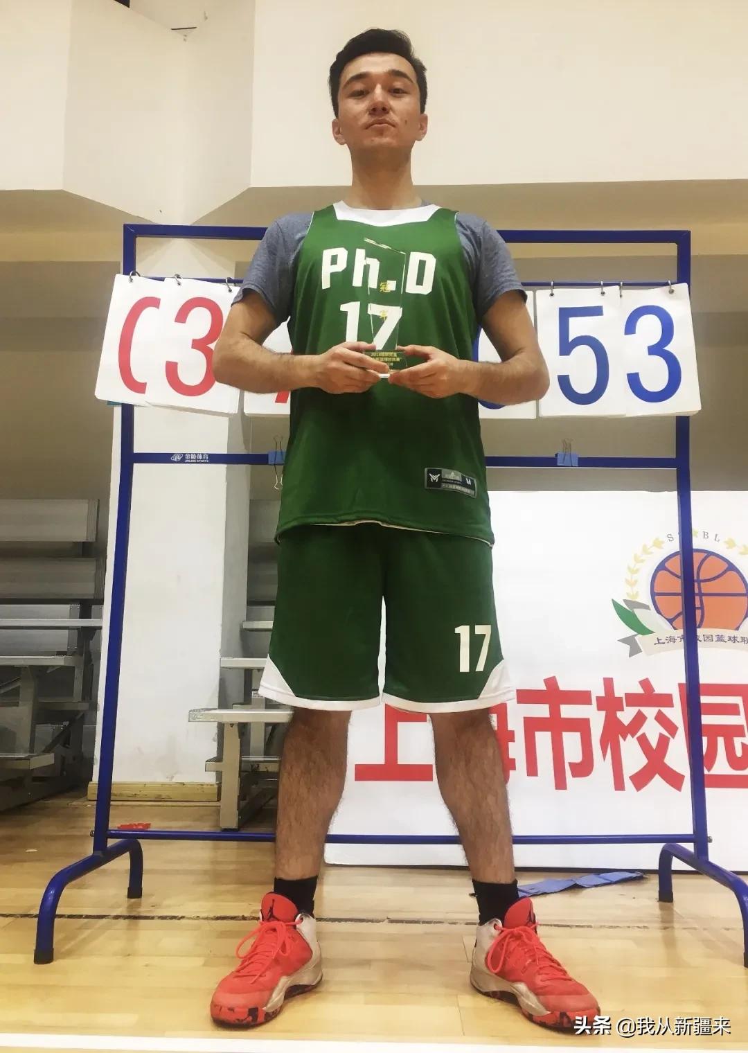 您好,我是您的主管医生巴突尔,我来自*疆新**