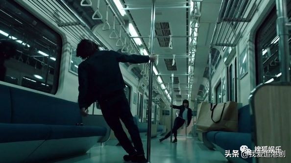 赵薇向男友人索吻,赵薇遭猴子索吻