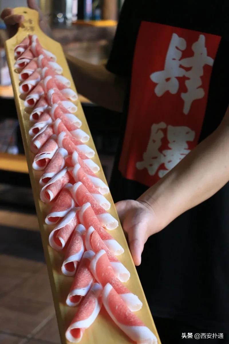 西安城墙下的铜火锅,西安城墙底下的羊肉泡馍