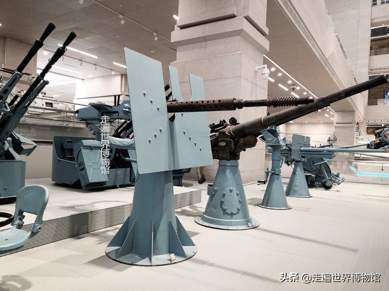 现代军舰装备舰炮,军事博物馆导弹展览品