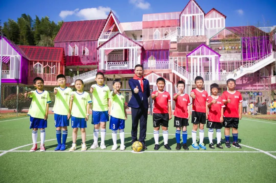 恰同学少年勇敢追梦,恰同学少年请全力奔跑