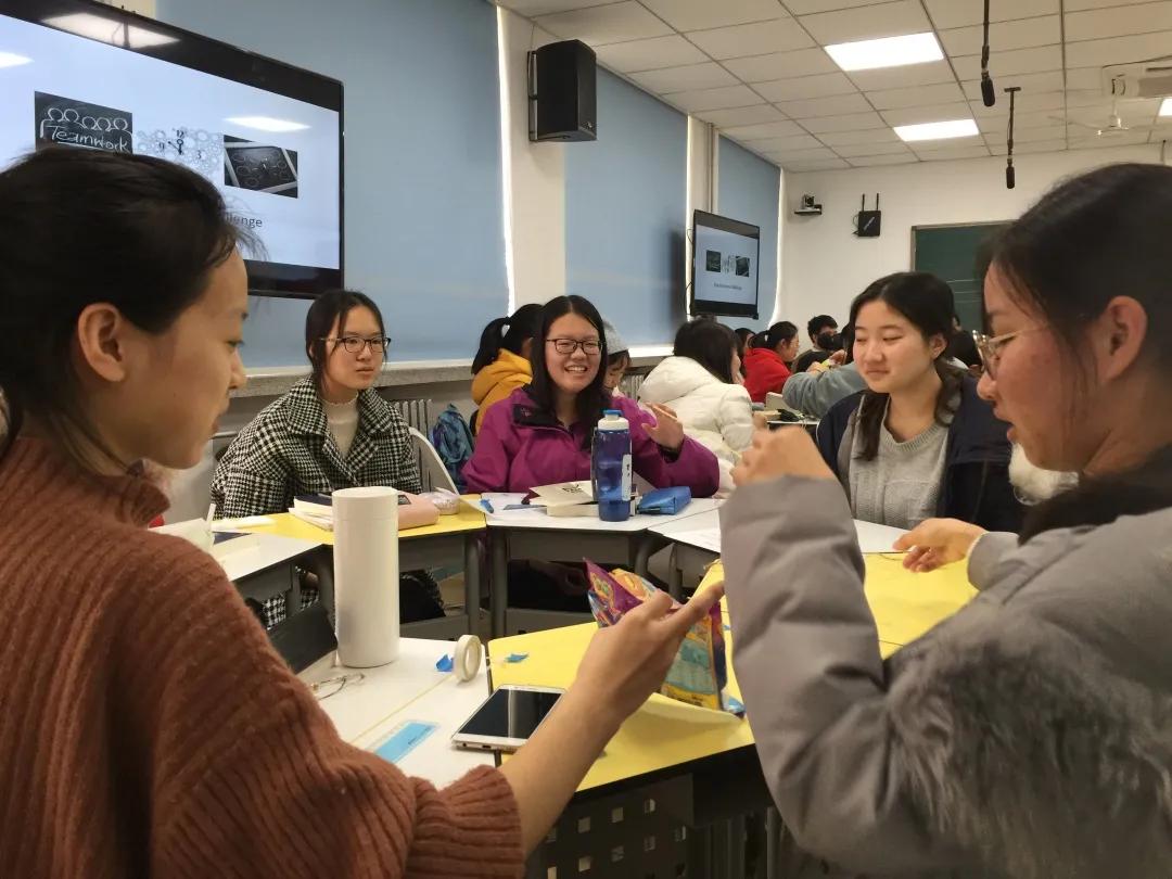 致力于培养产业精英和行业领袖！欢迎报考北京交通大学经济管理学院！