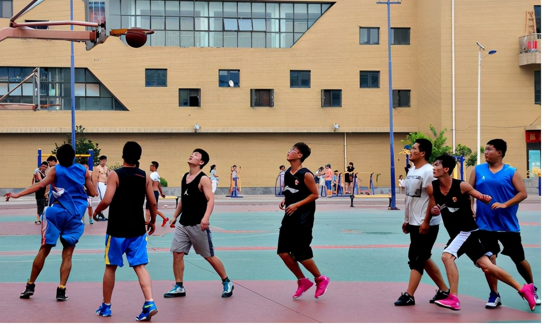 篮球初学者如何学习战术,篮球小技巧新手篮球教学