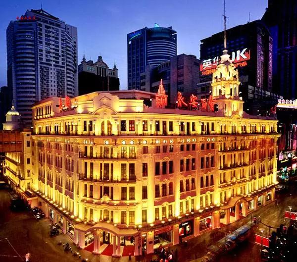 穿旗袍捉奸，86岁依然优雅，死后捐遗体，她才是中国最后一位贵族