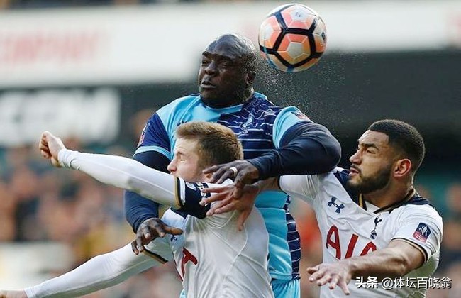 堪称“足坛奥尼尔”!英格兰前锋体重200斤,生涯进200多球