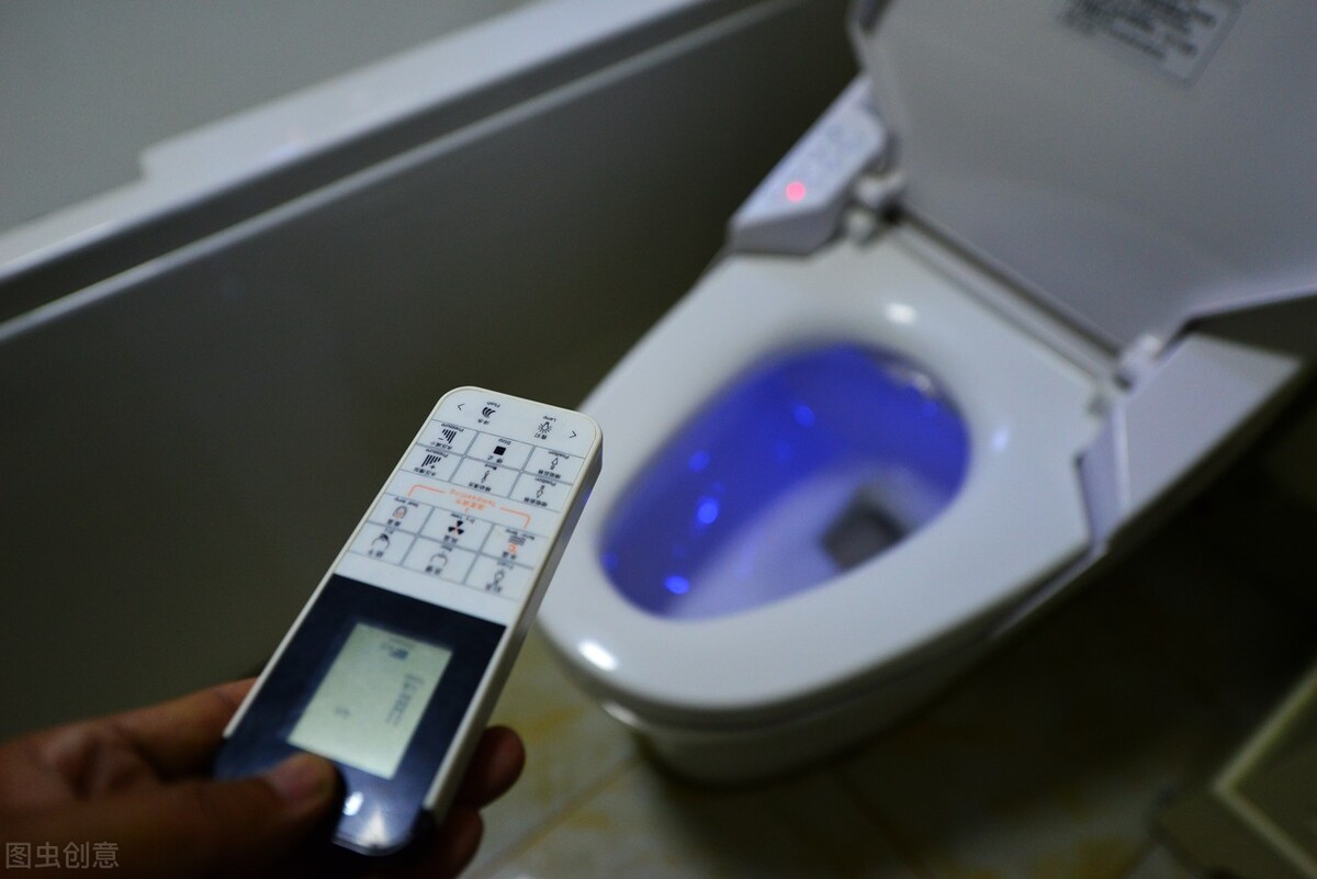 买马桶在线上买还是在实体店买好,卖马桶店