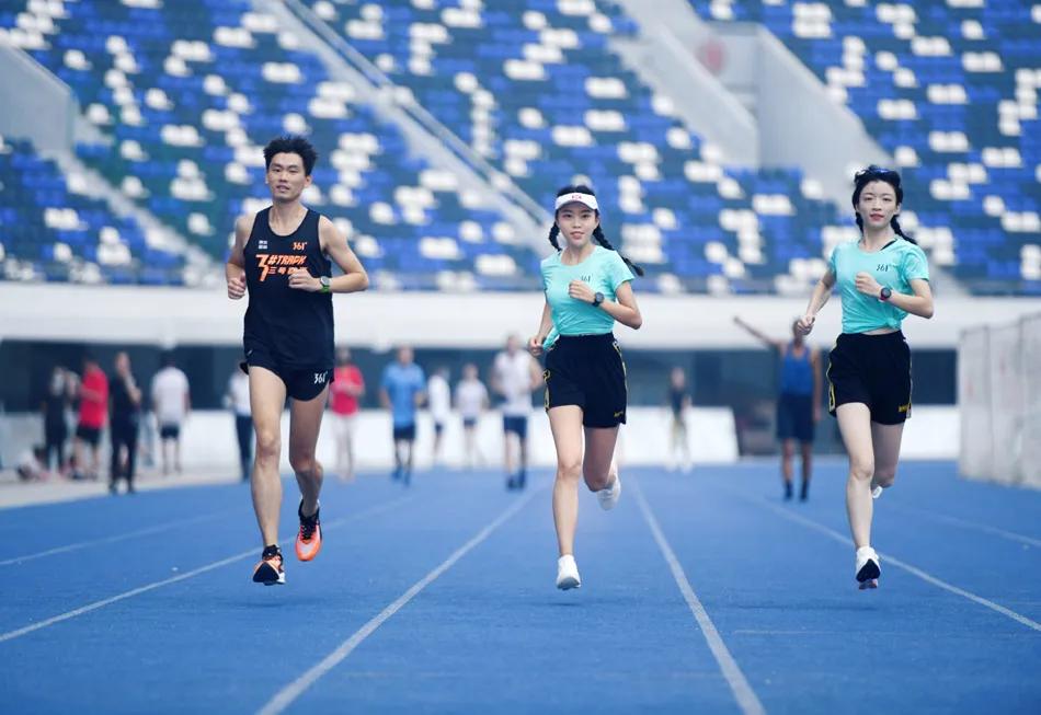 361飞飚跑鞋顶级跑者,初跑者跑鞋推荐361