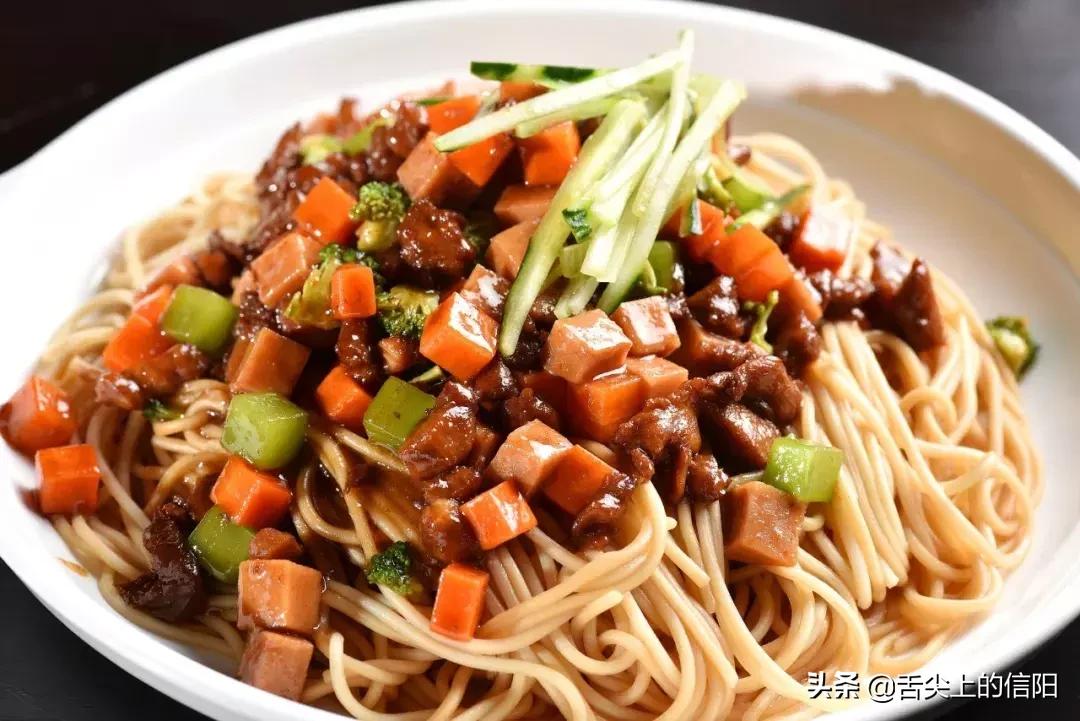 月入三千打工人的生活信阳,月薪不到五千的心酸