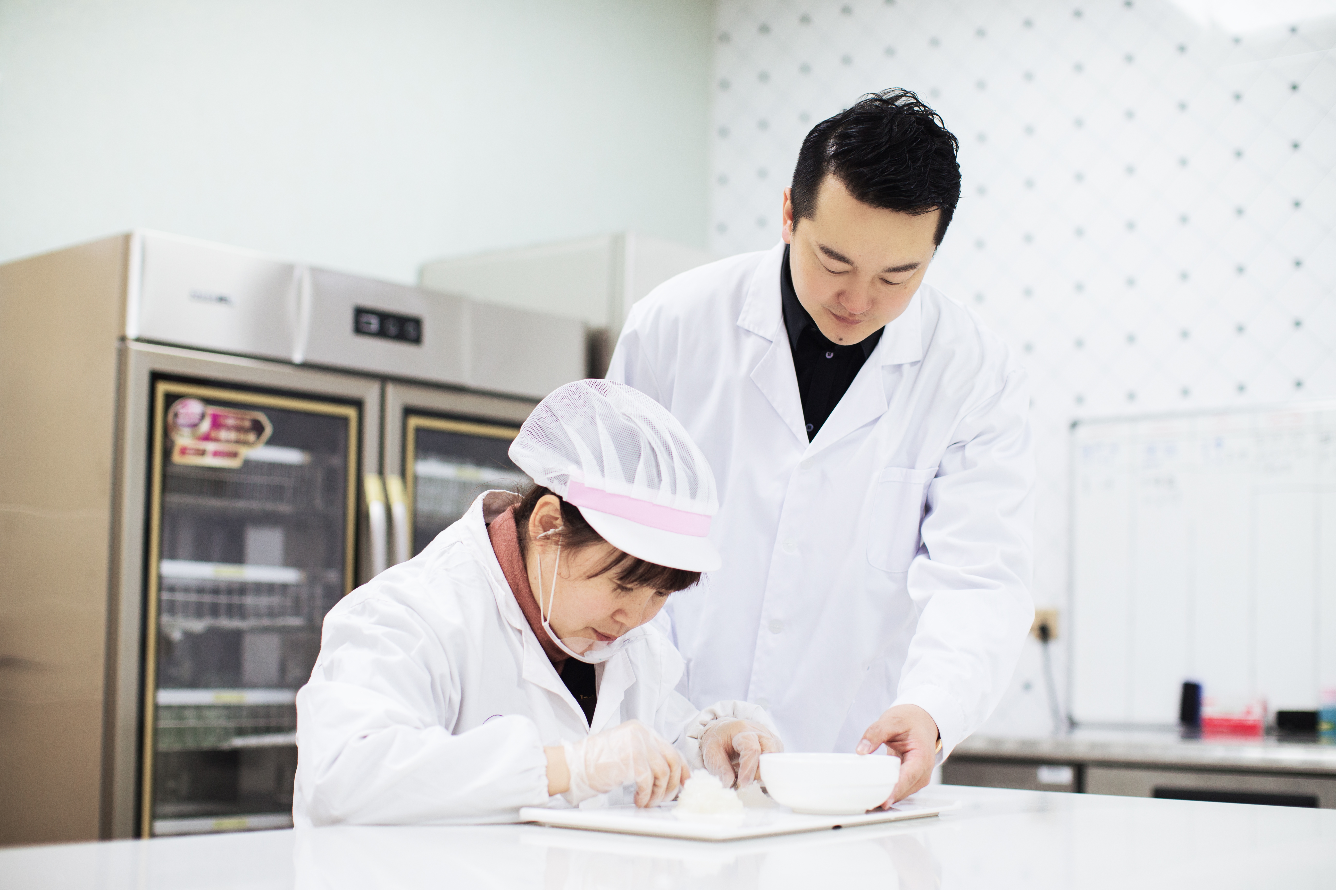 85后青年创业历程,80后青年创业之路