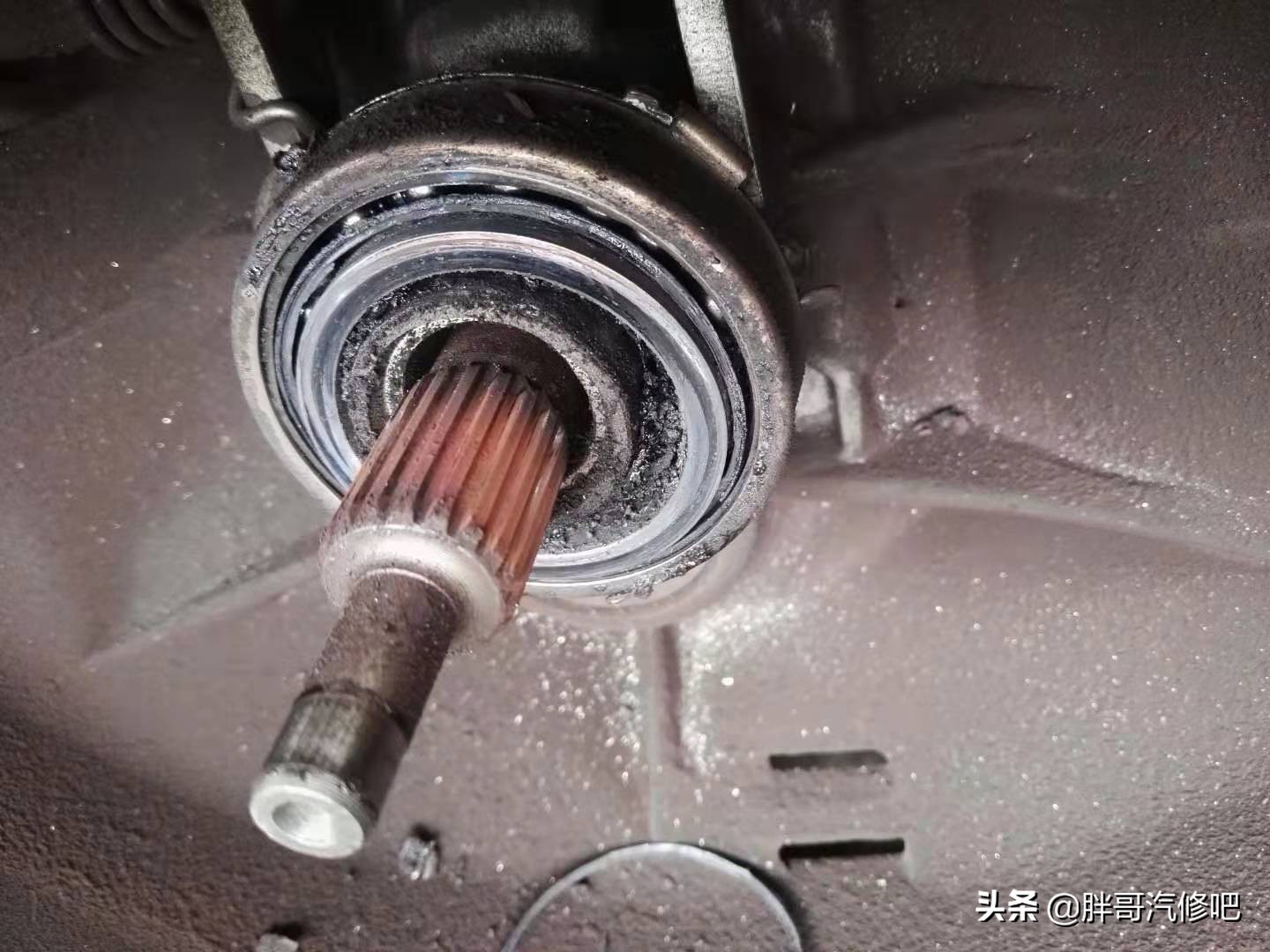 东风小康换离合器片维修视频,东风小康离合器一直响