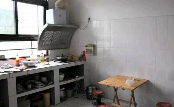 女儿7岁口臭很严重,七岁女儿口臭