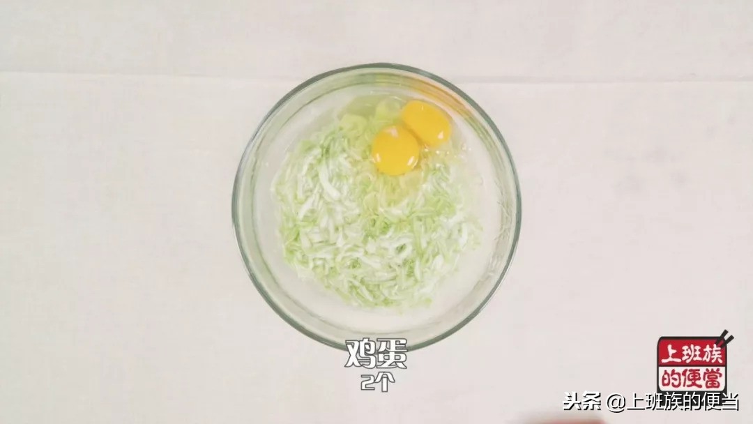 煎饼如何做好吃不腥,不用揉面的韭菜鸡蛋煎饼