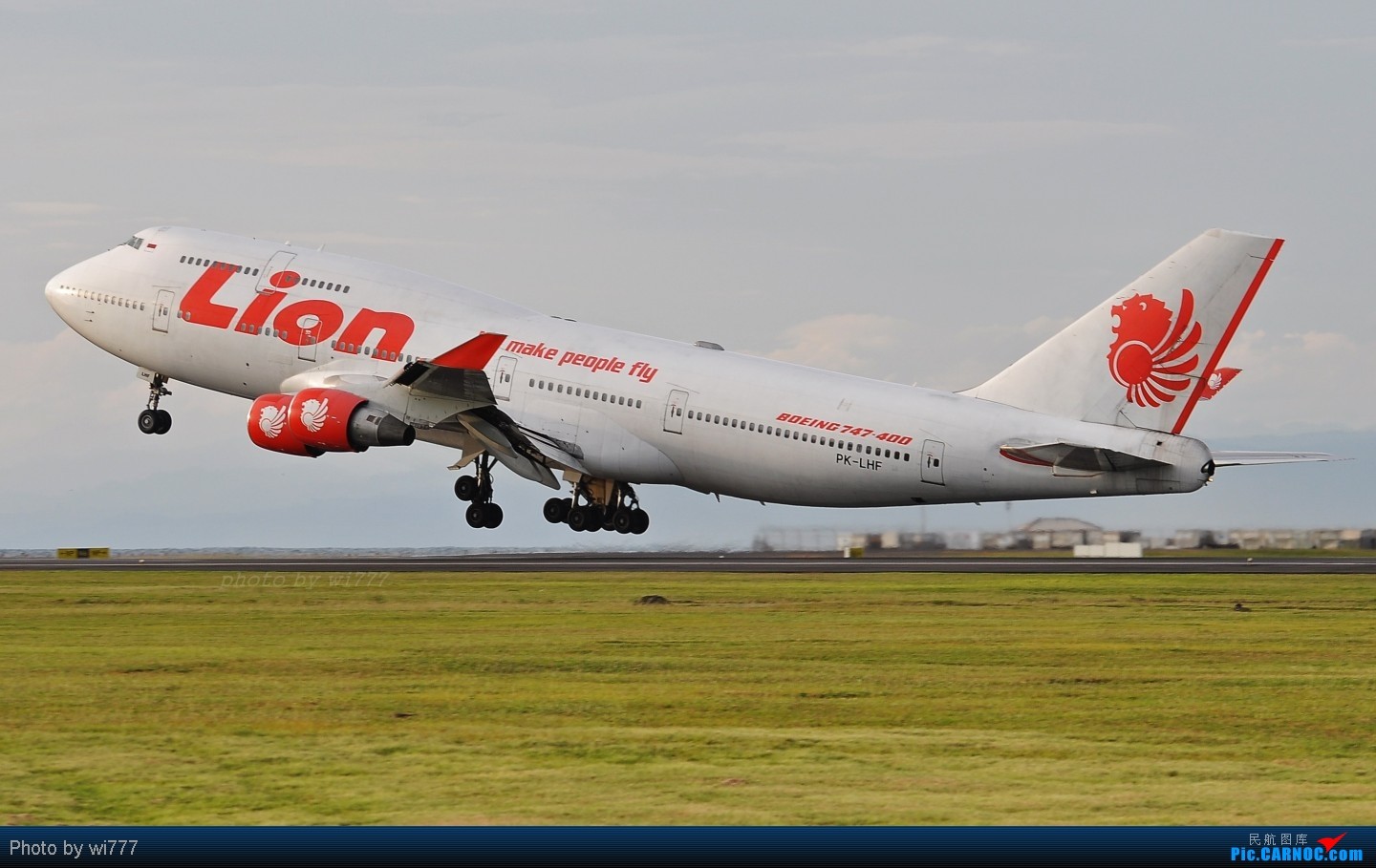 香港启德机场605号航班事故,启德机场605航班空难