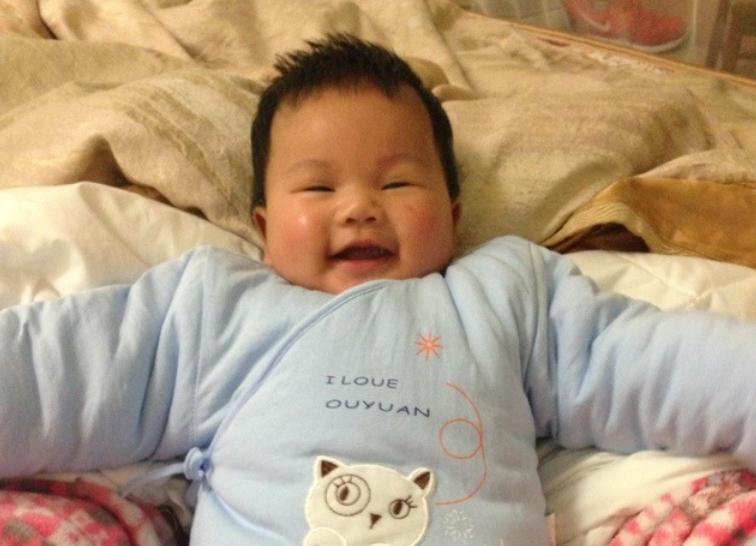 现在天气给宝宝穿什么棉衣,冬季给宝宝买什么保暖衣服