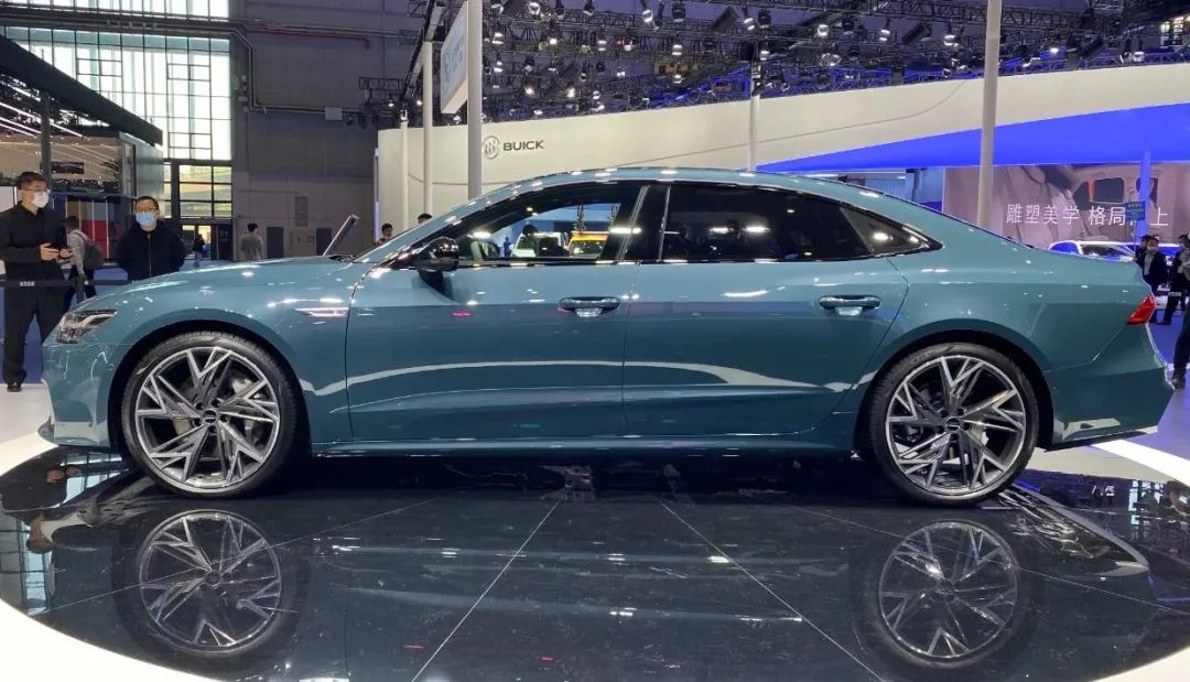 当优雅遇上潮流,当优雅碰上运动西装暴徒不再是梦