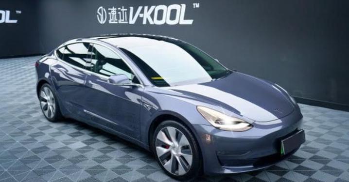 汽车贴膜是深色好还是带反光的好,汽车贴膜哪种黑最有质感