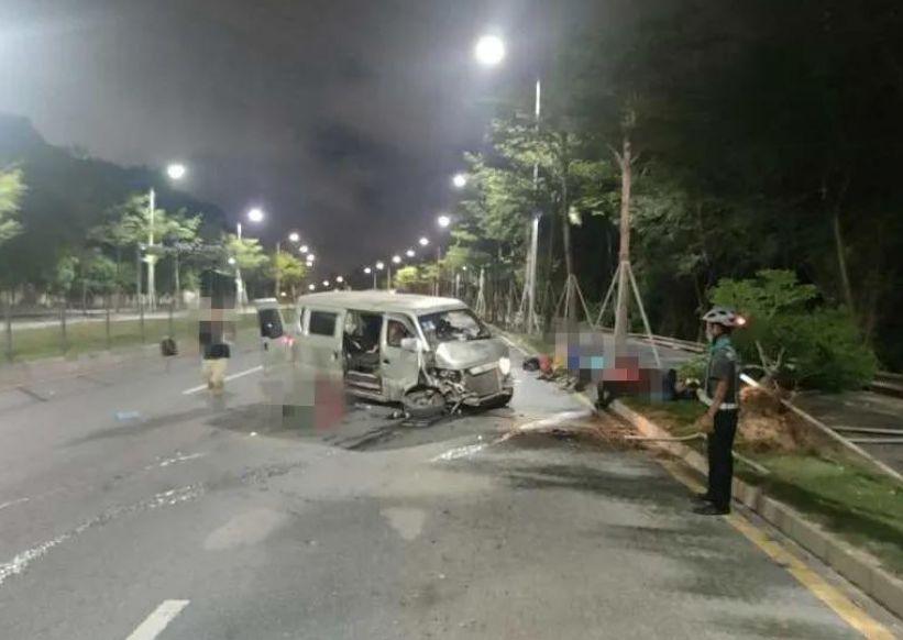 深圳面包车超载造成事故,深圳面包车追尾大货车三人死亡