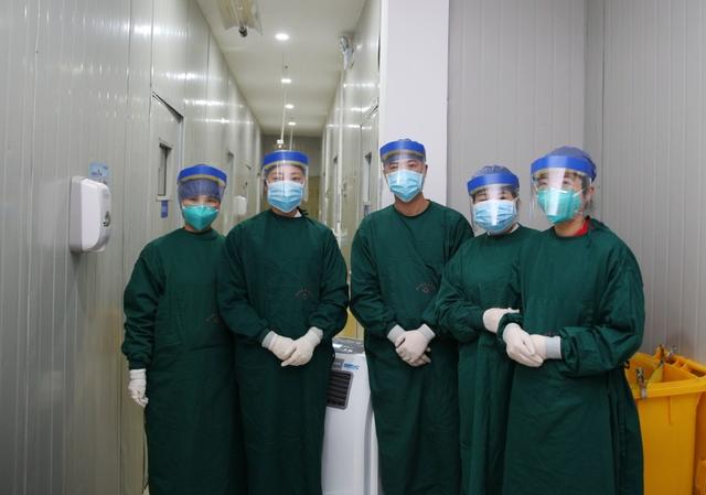 探访隔离病房奋战一线的白衣战士,看望慰问疫情防控一线值守人员