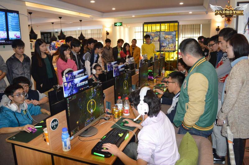 富二代开网咖,富二代开店发财