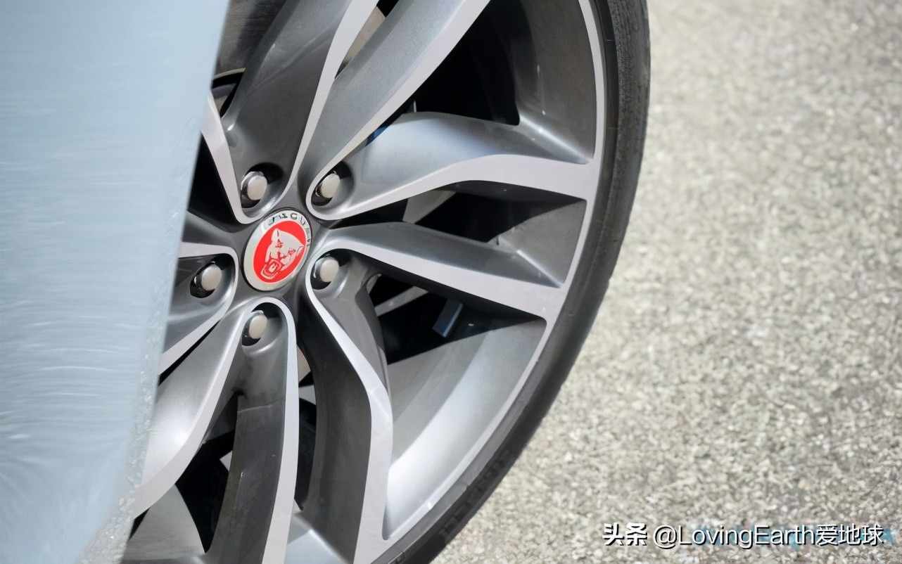 捷豹xfl四驱曜黑版试驾,14年捷豹xf2.0t试驾