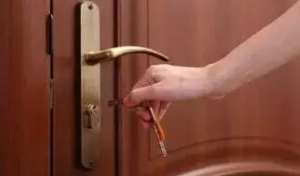 安全课陌生人敲门怎么办,有人敲门安全教育