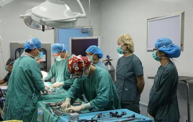 明明是在手术,怎么感觉是在看5D电影?