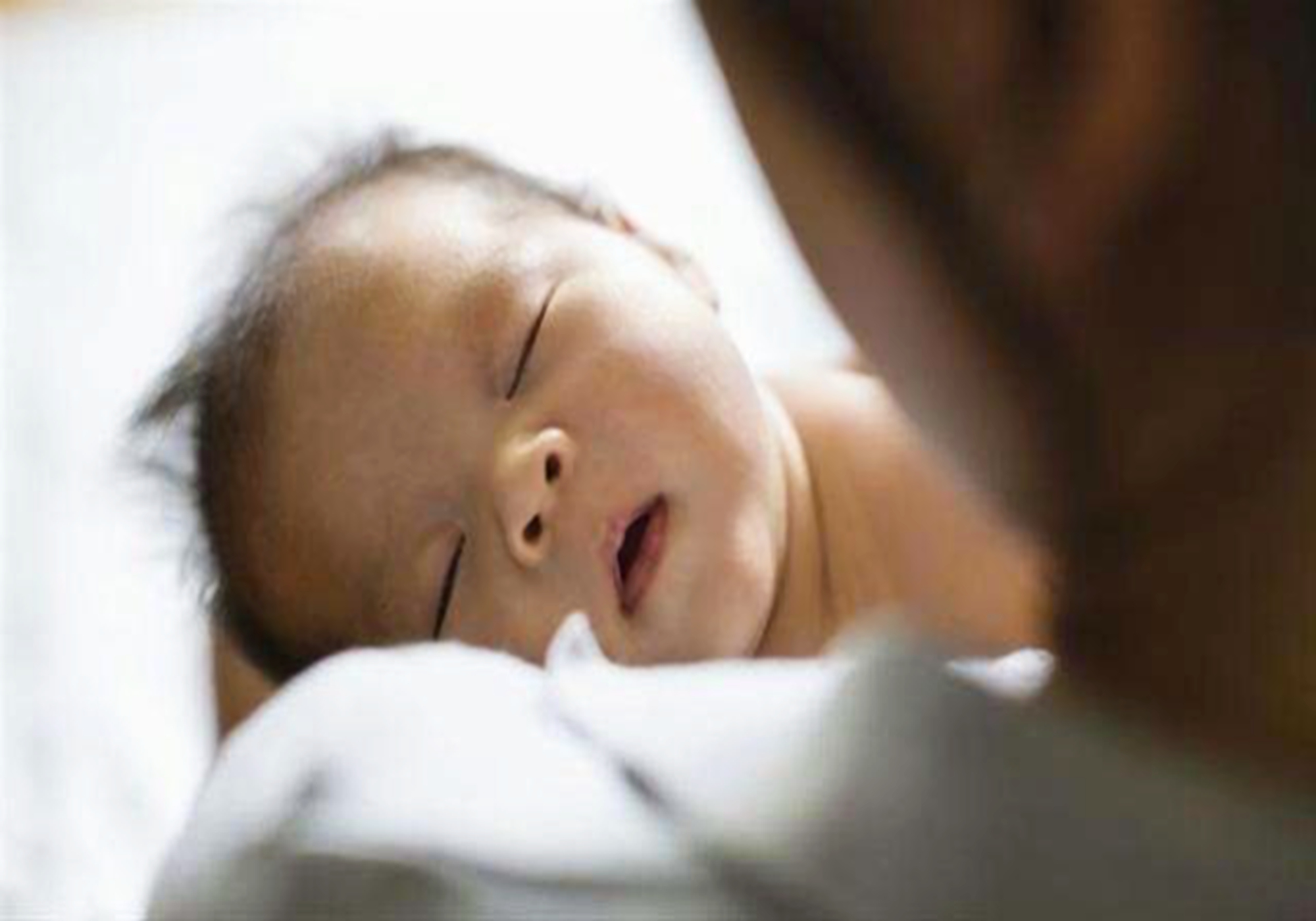 母乳放大100倍原来真的是血做的,母乳在显微镜下被放大1000倍