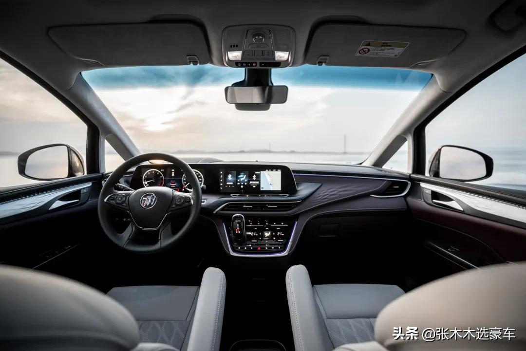 开别克gl8商务车四座版的视频,别克gl8商务车公路舱试驾完整版