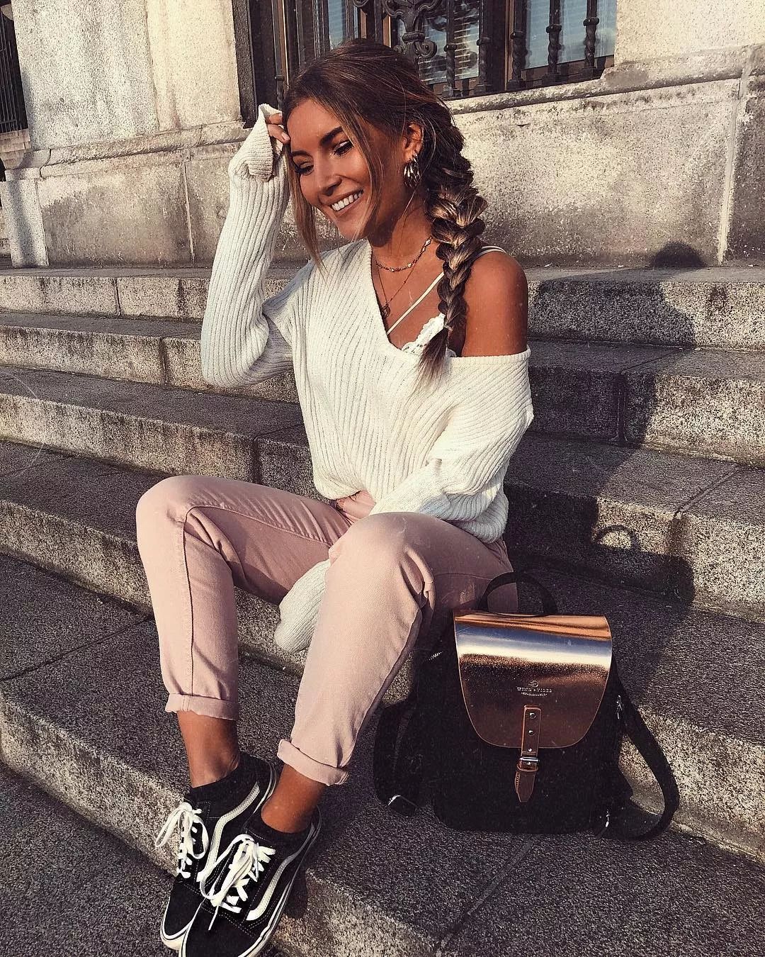 宽松针织衫慵懒薄款初秋破洞,慵懒风针织衫搭配