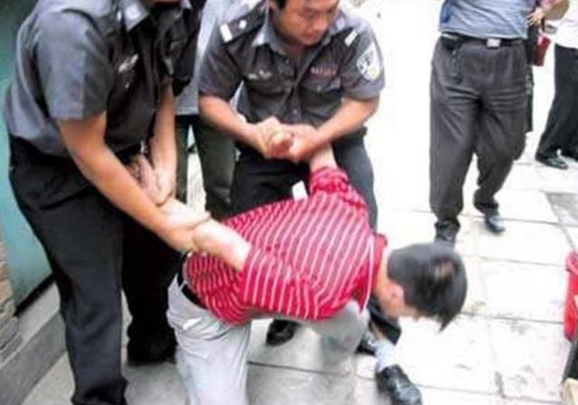 7岁男孩老喊肚子疼怎么回事,孩子坐长途车说肚子疼