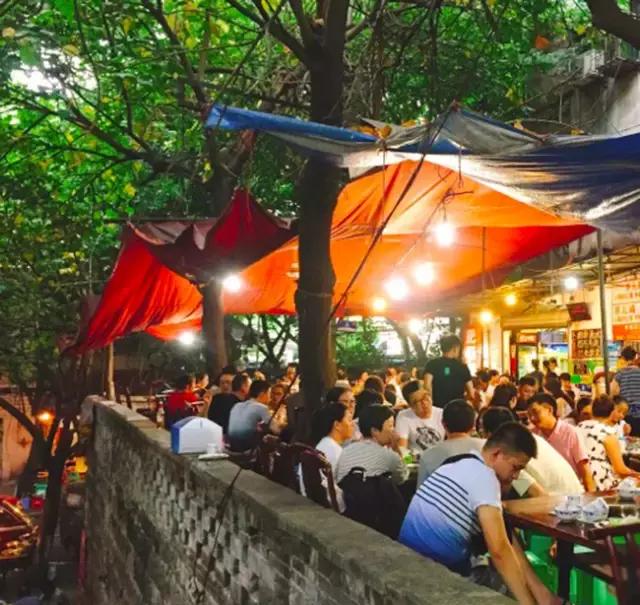 藏在重庆街内的美食,藏在观音桥巷子里的老火锅野火锅