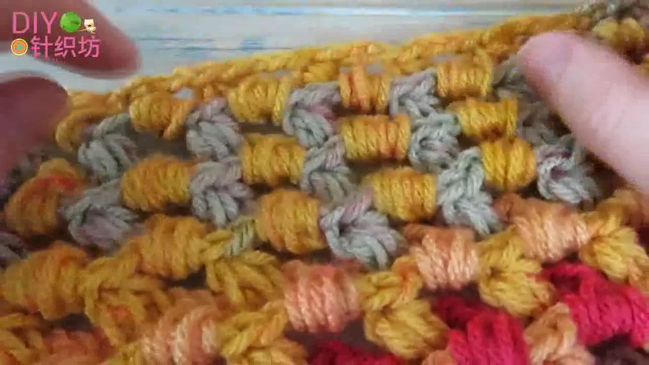 钩织三角围巾花样图,时尚毛线围巾钩法