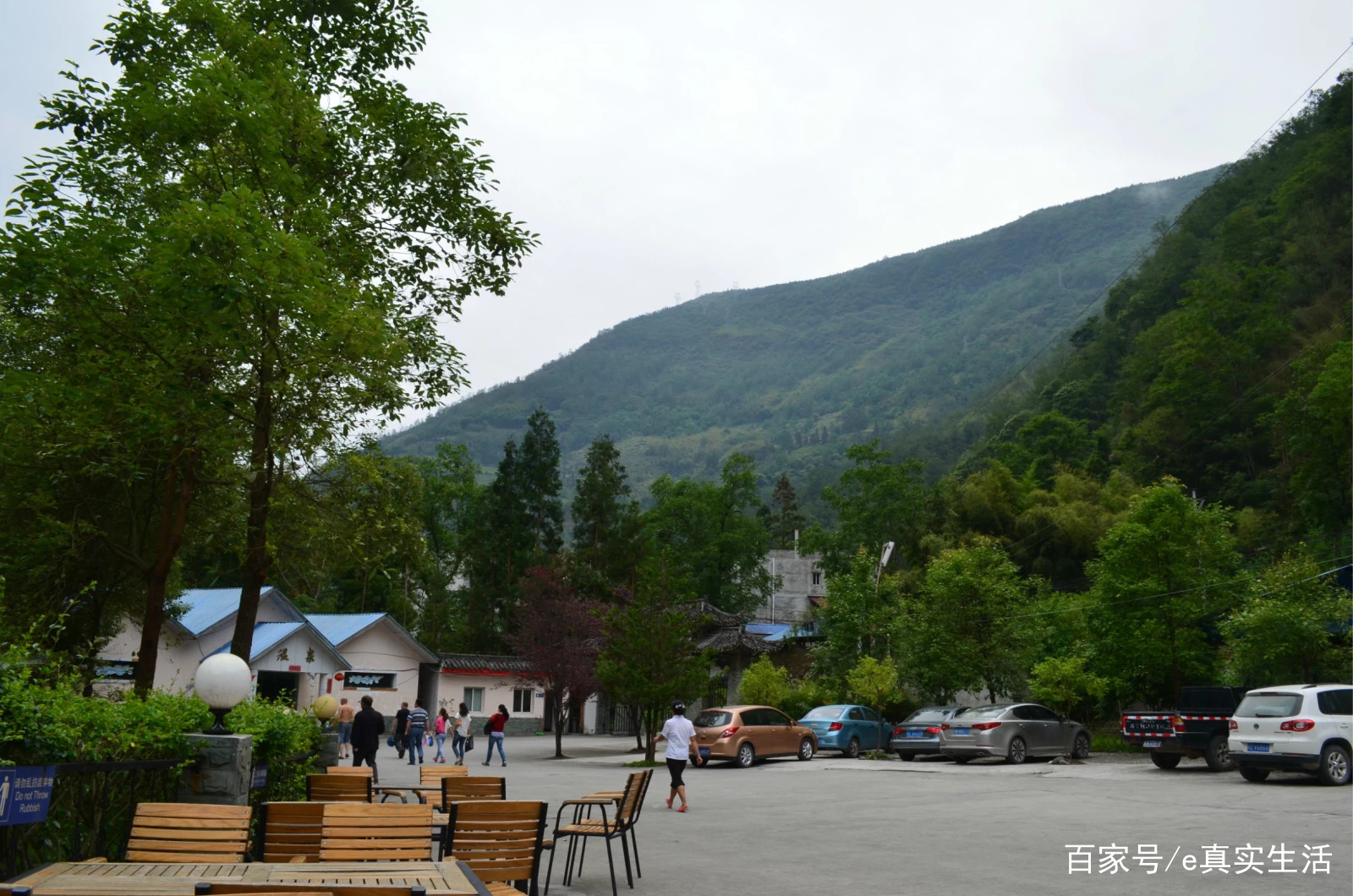 上里古镇，一个名副其实的古镇，人很少，跟丽江大研古城有的一比