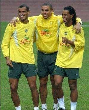 有头球的大罗是不是足坛最强前锋,大罗是最好的前锋吗