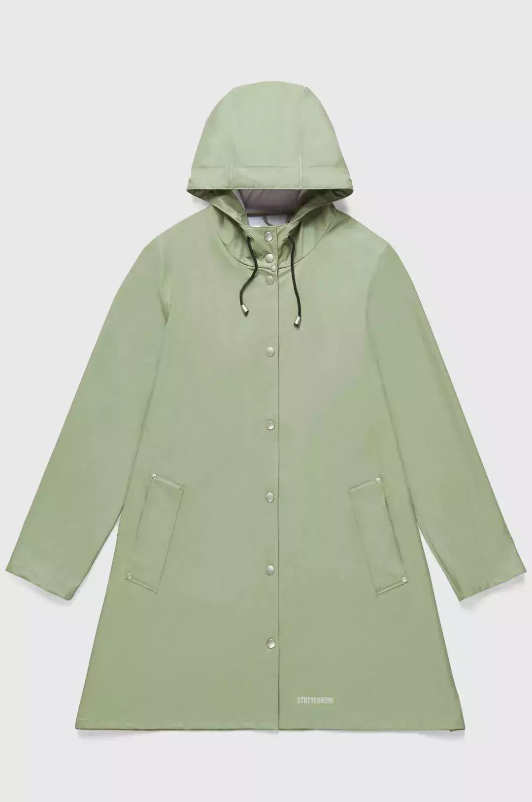 问江南“晴为何物”，你见过这些时尚品牌的雨衣、雨靴吗？