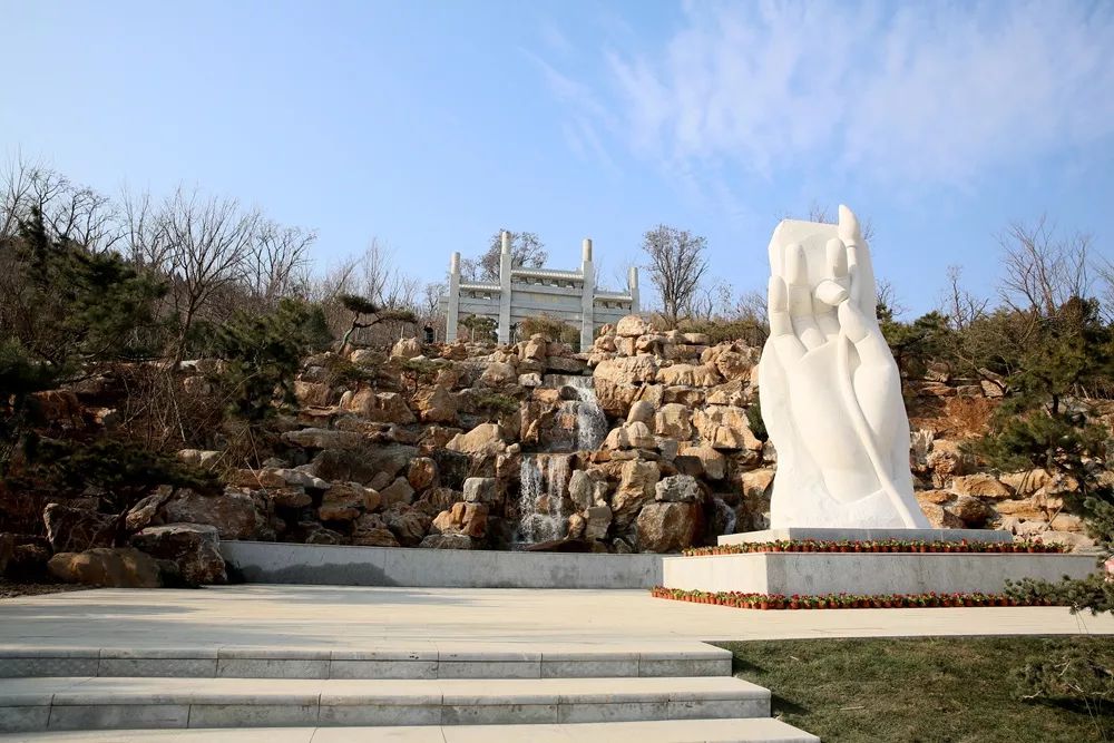 南区人有福了!徐州两大山体公园开放!瀑布、壁画、花……