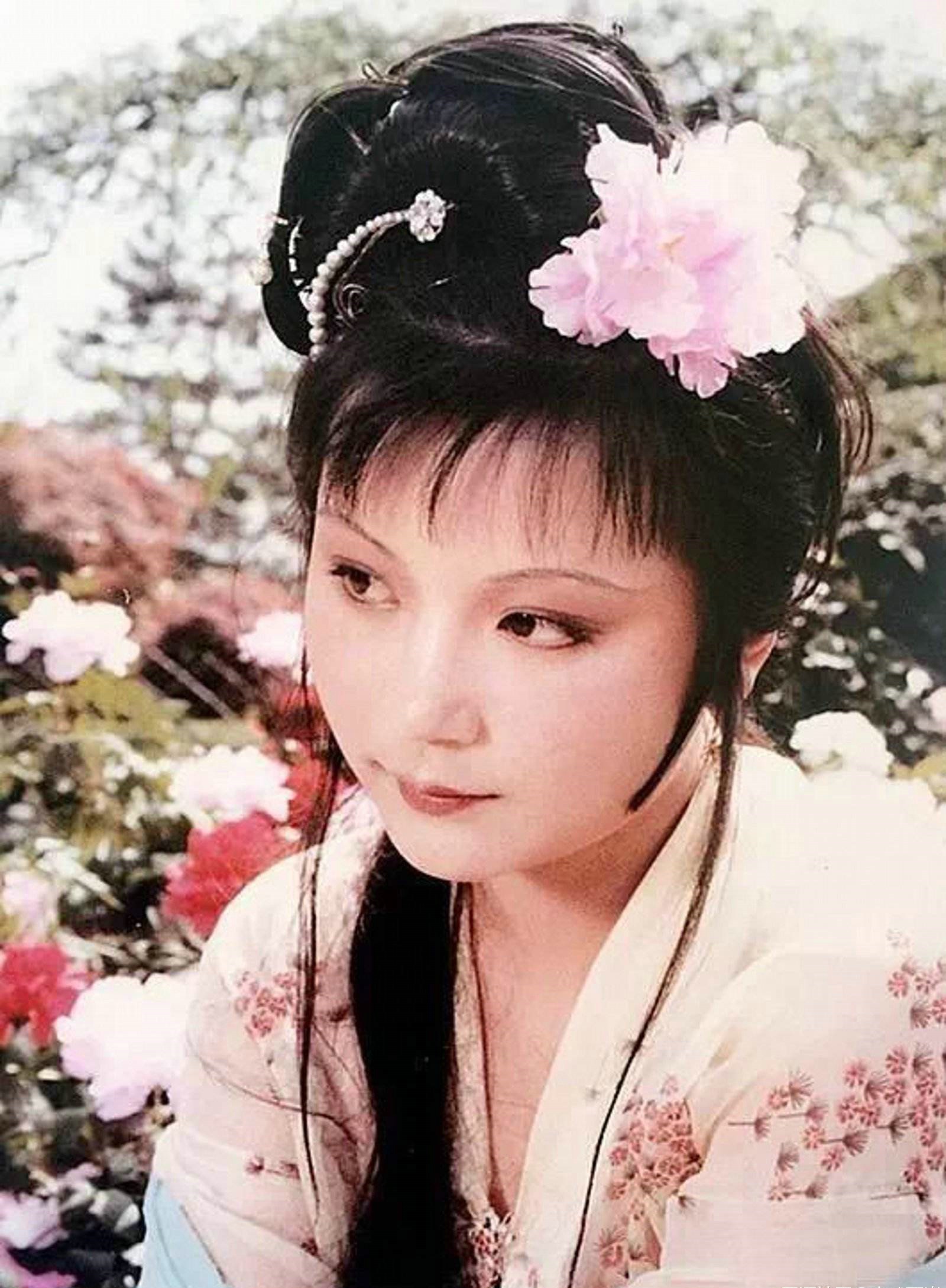 史湘云的最佳诗句,史湘云螃蟹宴的菊花诗