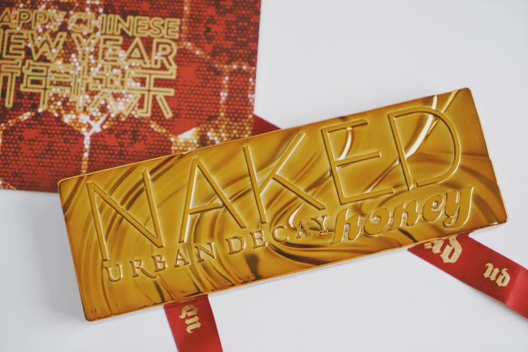 一千块防脱洗发、卸妆行李箱、油痘皮护肤、本月爱用让你大饱眼福