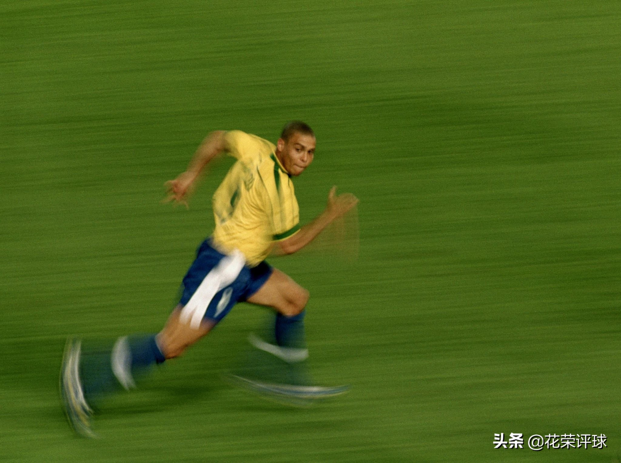 最经典的10大进球,足球十大精彩进球罗纳尔多