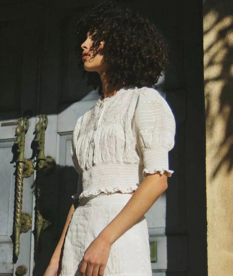 牛油果绿穿出夏季里自己的风格,牛油果色跟什么颜色一起穿才好看