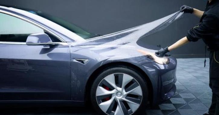 汽车贴膜是深色好还是带反光的好,汽车贴膜哪种黑最有质感