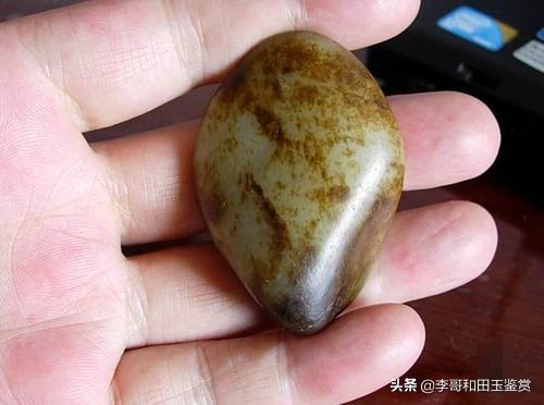 大开门和田玉原石,和田玉籽料中大开门