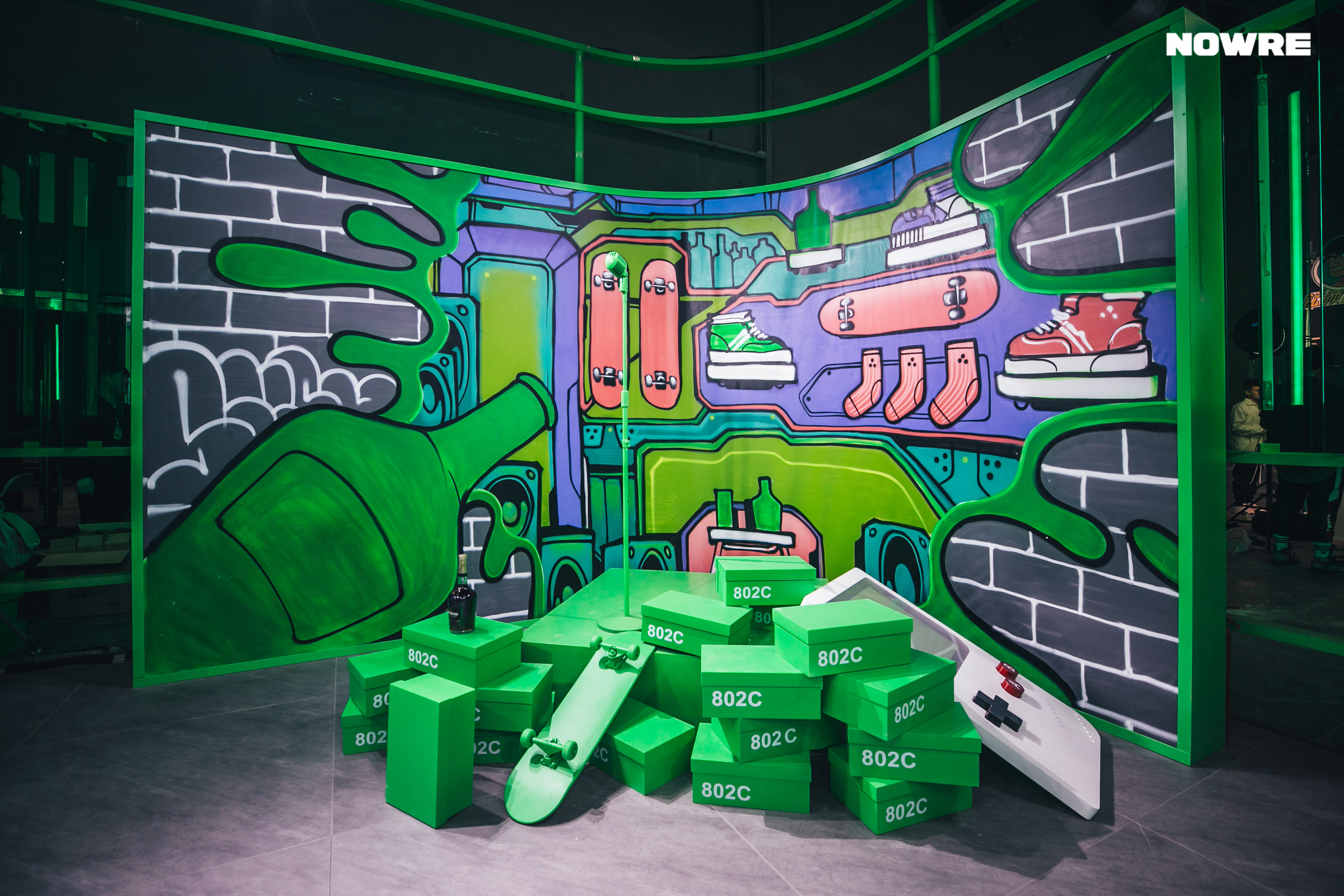 乘着球鞋的浪潮「搞」艺术，好不好搞？