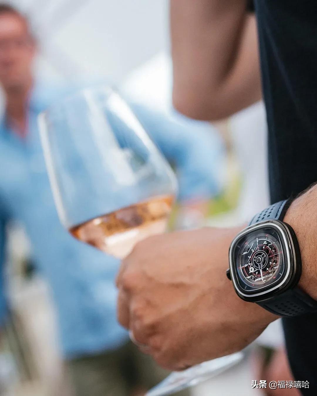 新年相亲加分秘籍|如何从手表分辨这个潮男的“真伪”