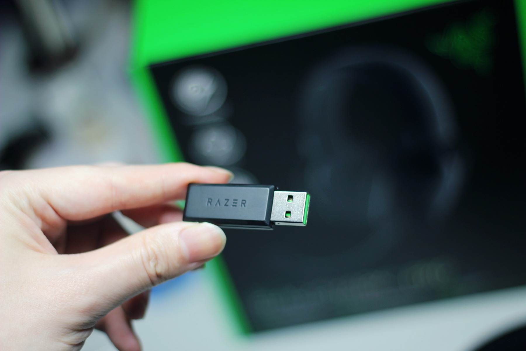 职业向的全能电竞耳麦-雷蛇旋风黑鲨V2专业版评测报告