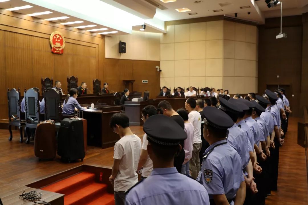 扫黑除恶快讯丨“米房”“壹周金”套路贷平台17人受审！